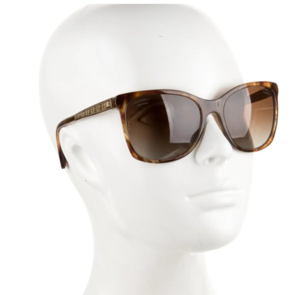 CHANEL Wayfarer Interlocking CC Logo Sunglasses - Picture 1 of 14